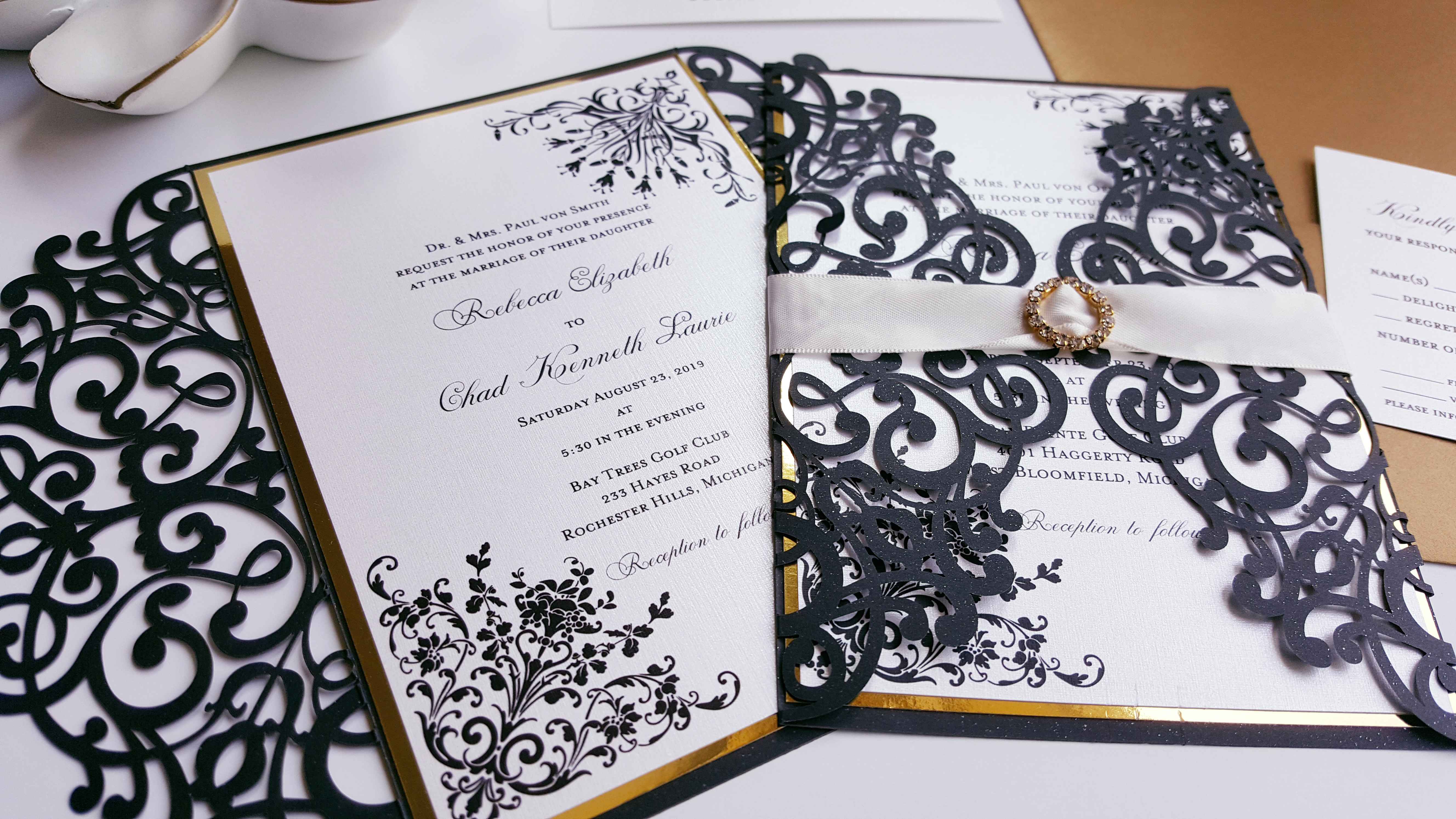 Elegant simple wedding invitations - Black and white