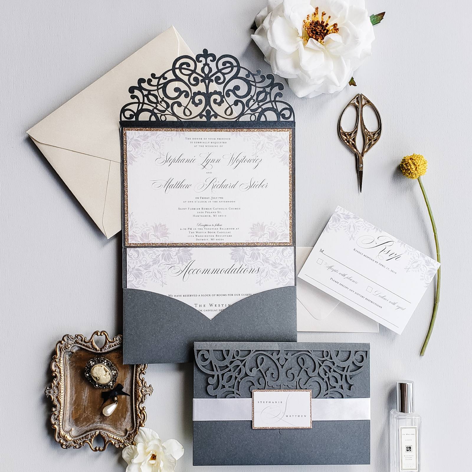 [vc_row][vc_column][vc_column_text]Purchase this listing to get a sample of our Intense wedding invitation suite.

The sample includes:

• 5