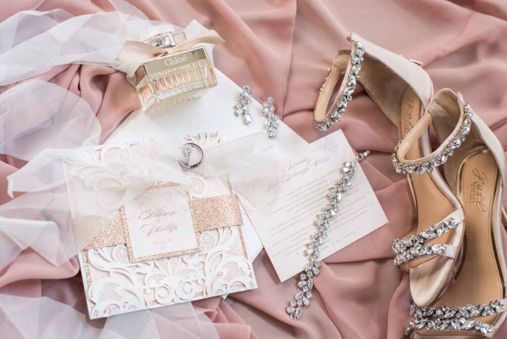 Wedding invitation timing tips for brides, with a guide to when to send wedding invitations.